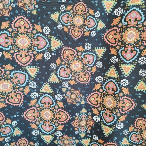 💕 LulaRoe Boho Print Joy Vest Size Small - Picture 13 of 15